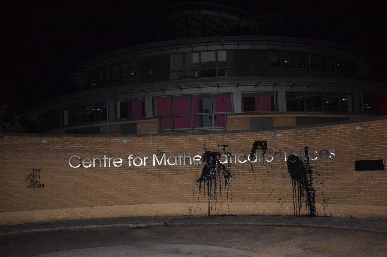 20/09/2022: Black paint thrown on Cambridge Centre for Mathematical Sciences